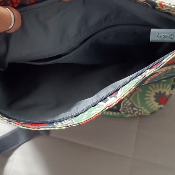 Bundle it! Vera Bradley super cute crossbody purse! - Picture 5 of 7